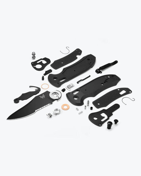 Benchmade Triage 916SBK knife detail photo of all parts